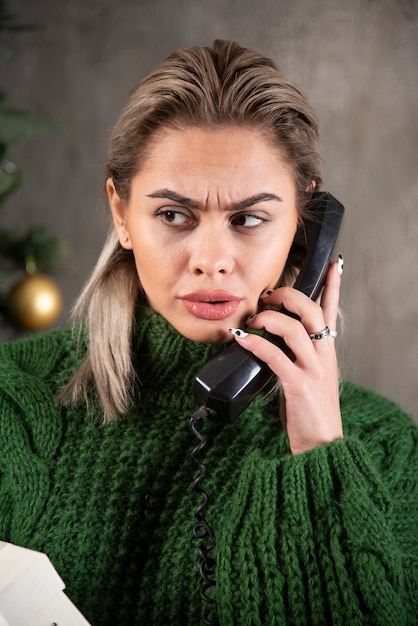Modne etui na telefon które warto mieć teraz