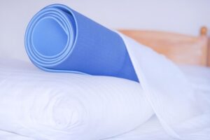 Prześcieradło z gumką 140×200 idealne do każdego łóżka