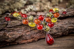 Biżuteria z bursztynem naturalnym na co dzień